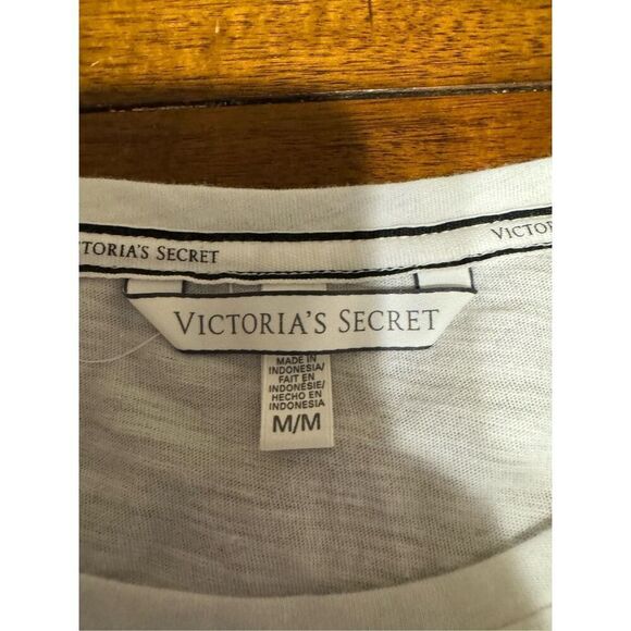 Victoria’s Secret “Love VS” Graphic Short Sleeve White Tee Shirt Size Medium - Picture 4 of 7
